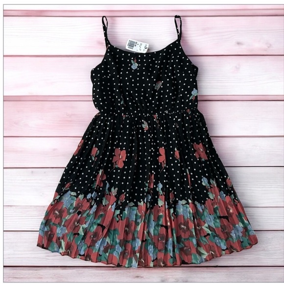 NWT Forever21 Polka Dot/Floral Dress Medium - Picture 1 of 11